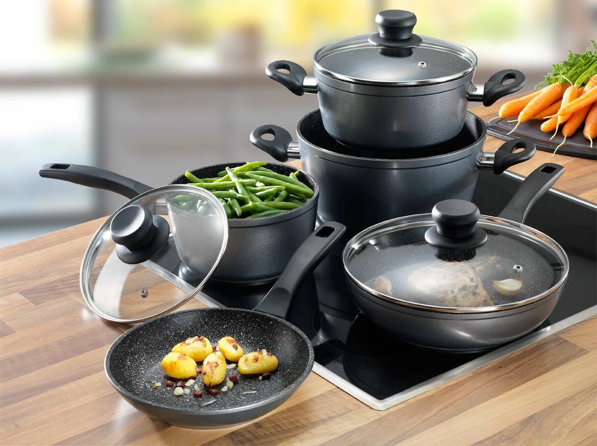 Какой набор посуды необходим для приготовления пищи. Кухонная посуда Wellberg Cookware Set. Набор кастрюль Stoneline. Stoneline кастрюля чугунная. Stoneline Germany.