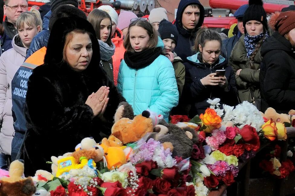 Акция памяти жертв пожара в ТЦ "Зимняя вишня" в Кемерово. Фоторепортаж - РБК