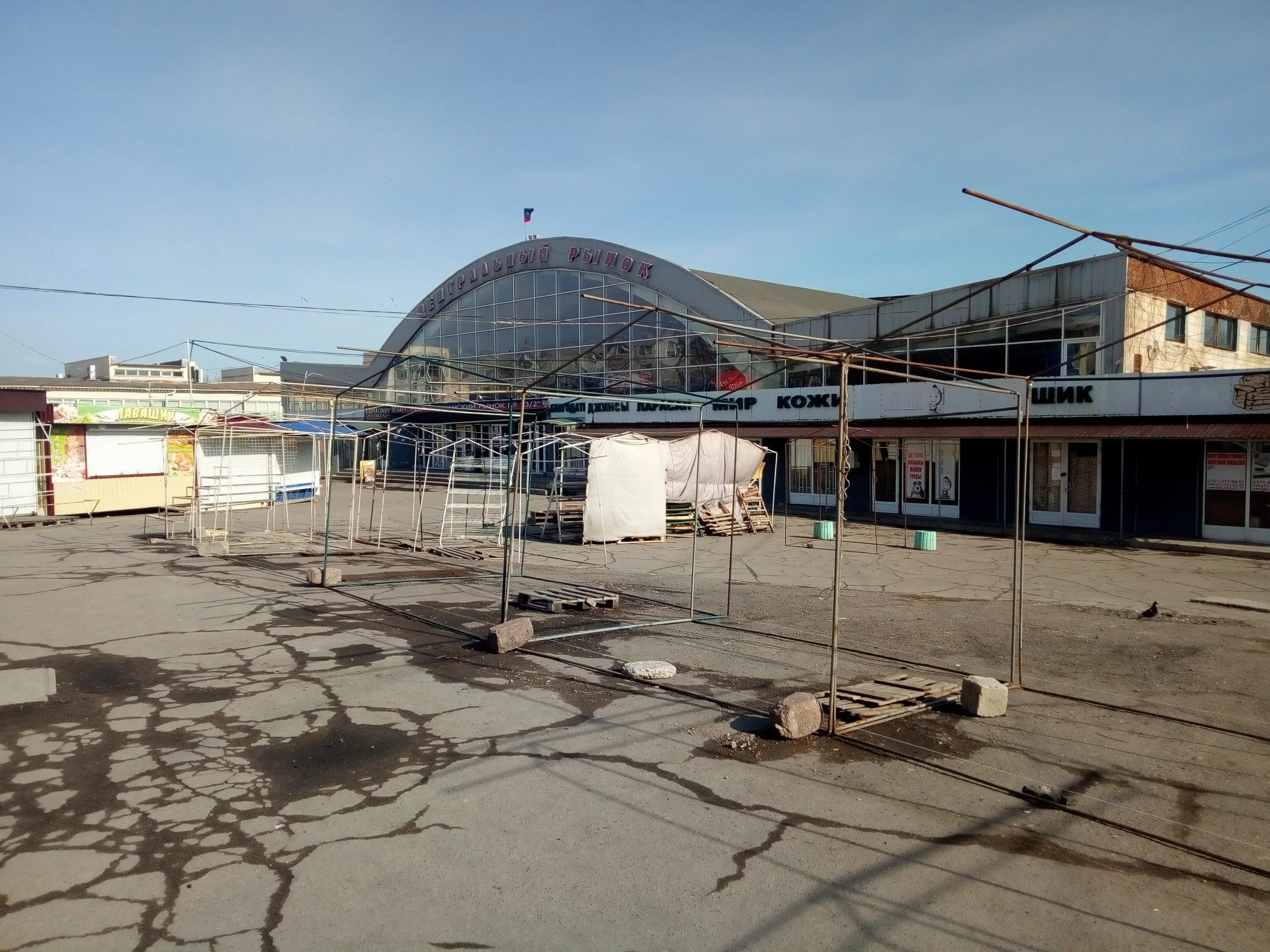центральный рынок макеевка. красный рынок тц макеевке. рынок в макеевке днр. рынки макеевки. центральный рынок макеевка.