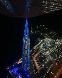 Лифт в лахта центре