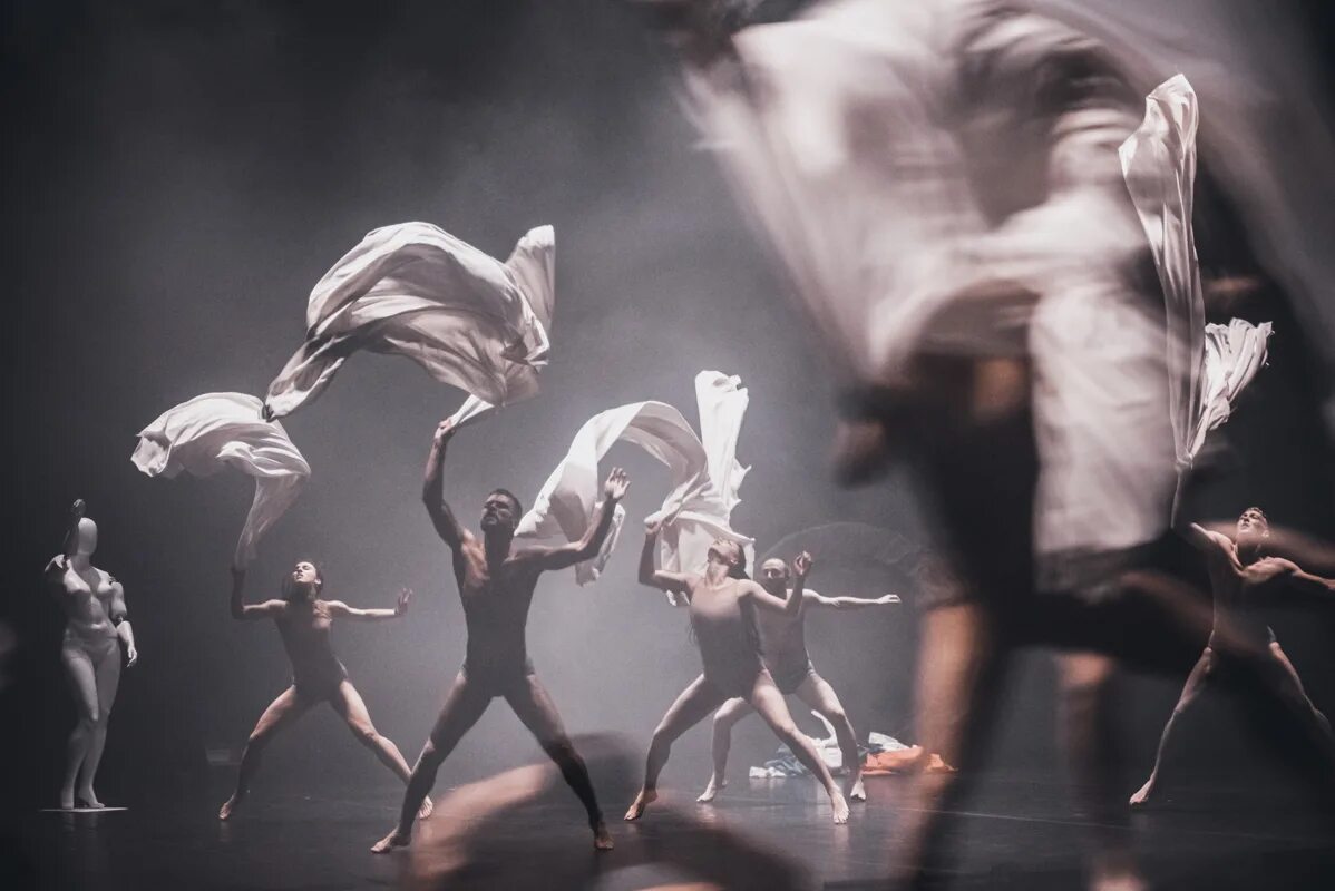 Контекст дианы. Материя балет contextfest. Диана вишнева 2022. Студия контекст диана вишнева. Диана вишнева современная хореография.