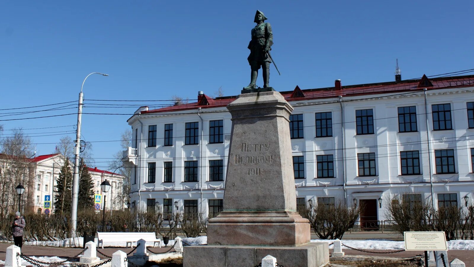 Почему памятник петру 1 стоит в архангельске. Памятник Петру в Архангельске. • Памятник Петру Iархангельск). Памятник Петру i в Таганроге и Архангельске.