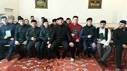 Нижний нойбера чеченская республика. Медресе аль бадр. Медресе в грозном. Аль бадр медресе в грозном. Медресе грозный.