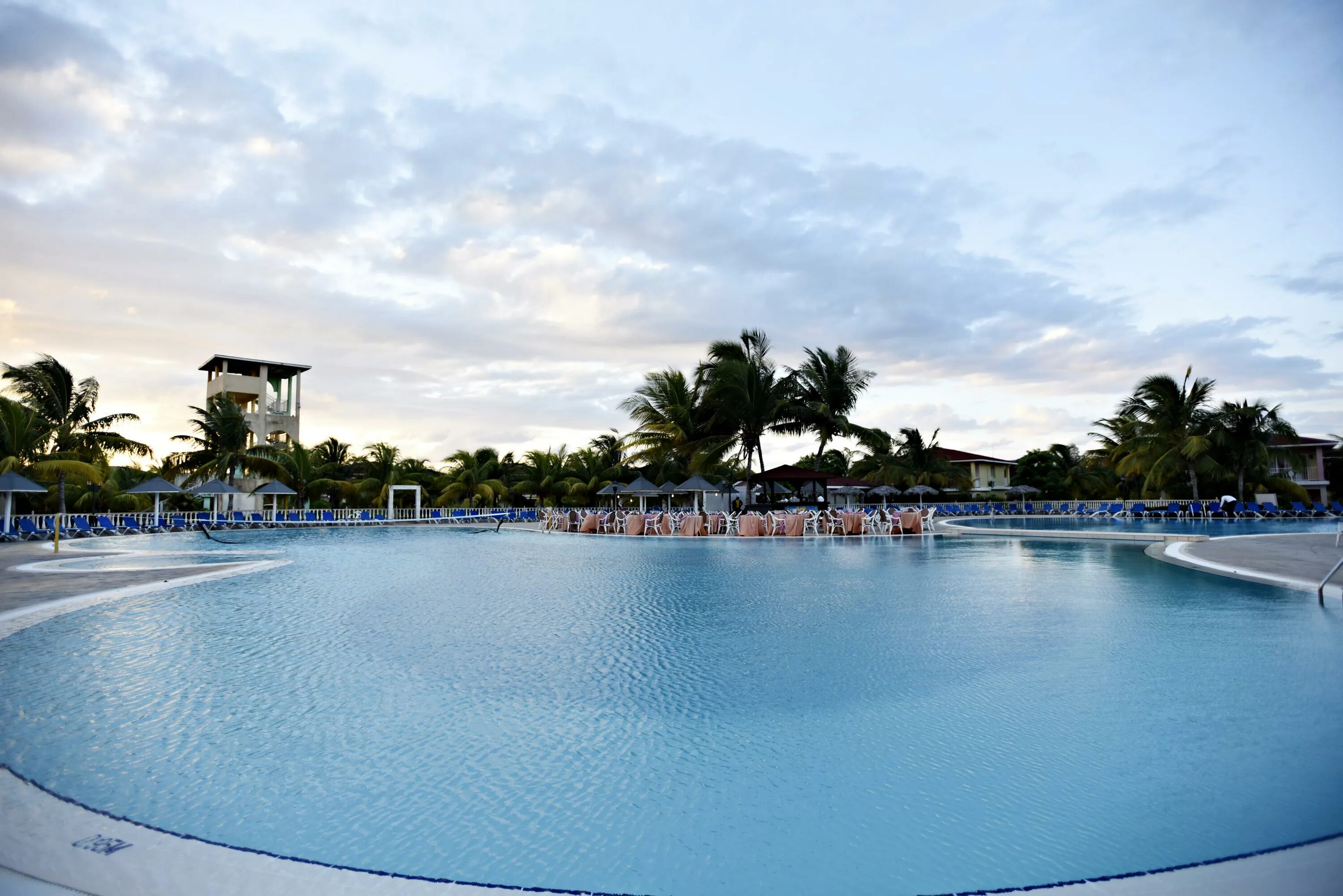 Меморис кайо коко. Отель Memories Caribe Beach Resort. Кайо Коко отель Меморис Карибе. Меморис Карибы Куба отель. Memories Caribe Beach Resort 4 Кайо Коко.