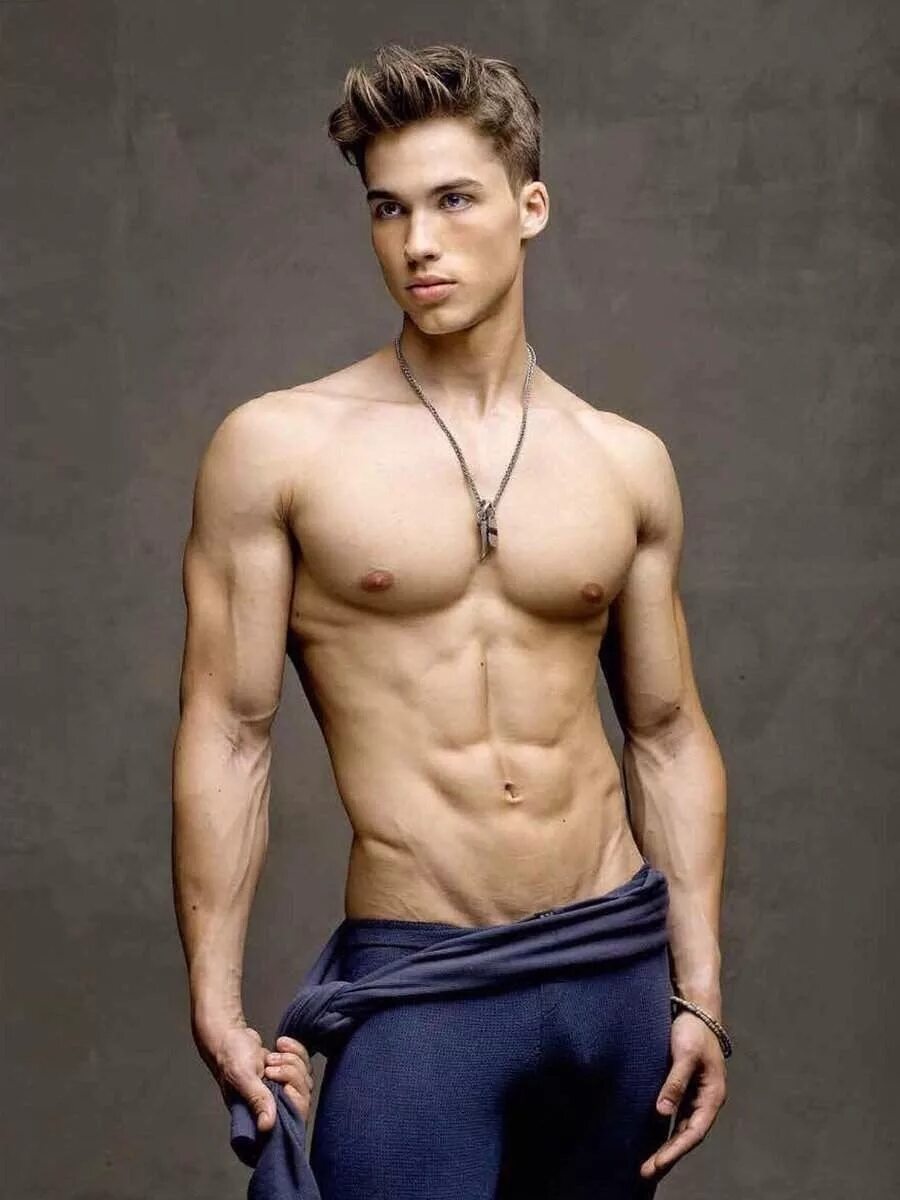 Bryant wood guys. Лукас малвасини lucas malvacini. Фитнес модель bryant wood. Guy male. Красивые юноши на пляже.