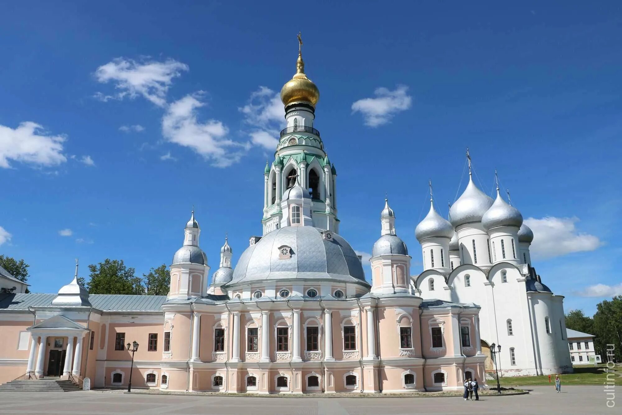 Вологда . Кремль . Сентябрьский вечер - Фото с высоты птичьего полета, съемка с 