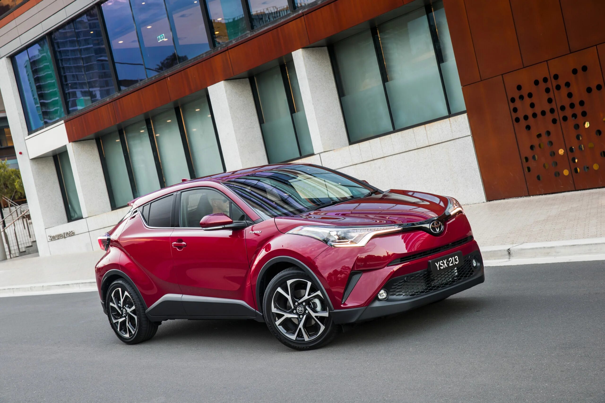 Toyota новые модели. Toyota c-HR 2016. Toyota c-HR 2000. Тойота новая c HR 2017. Toyota c-HR 2010.