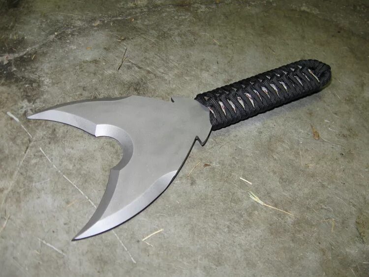 Нож косарь. Кривой нож. Изогнутый боевой нож. Изогнутые боевые ножи. Ножи изогнутой формы.