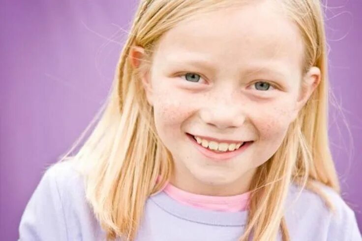 Ее ребенку восемь лет. Ребенок 8 лет. 8 years. eight years old.