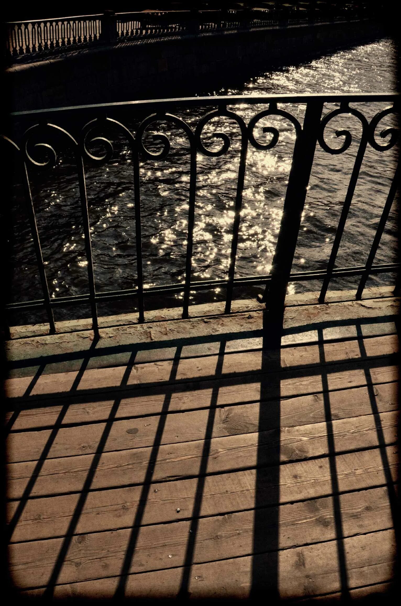 Фотовыставка моя россия. Мистический петербург город которого нет. Музей истории луганска выставка ворошилов. Город призрак санкт петербург. Виктор степаков мистический петербург.