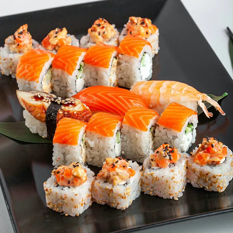 Заказать суши мастер пермь. Суши. Суши и роллы. Суши мастер сет. Популярные роллы.