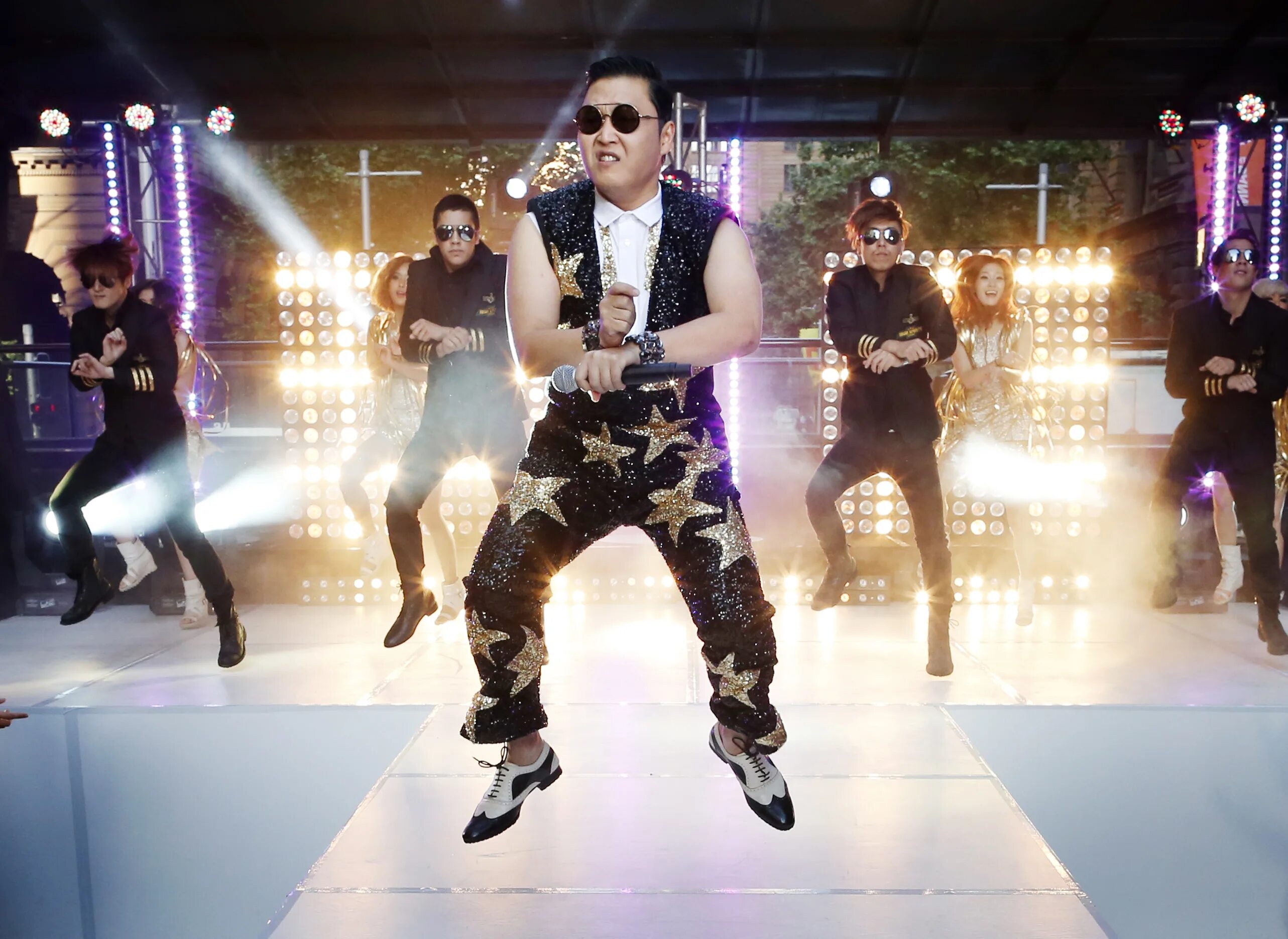 Дискотека опа. Gangnam style. певец псай гангнам стайл. корейский певец опа гамна стайл. psy gangnam style танец.