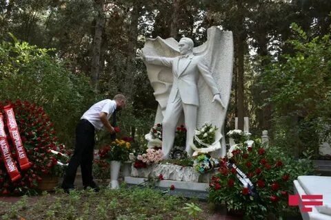 Сколько лет было бы магомаеву