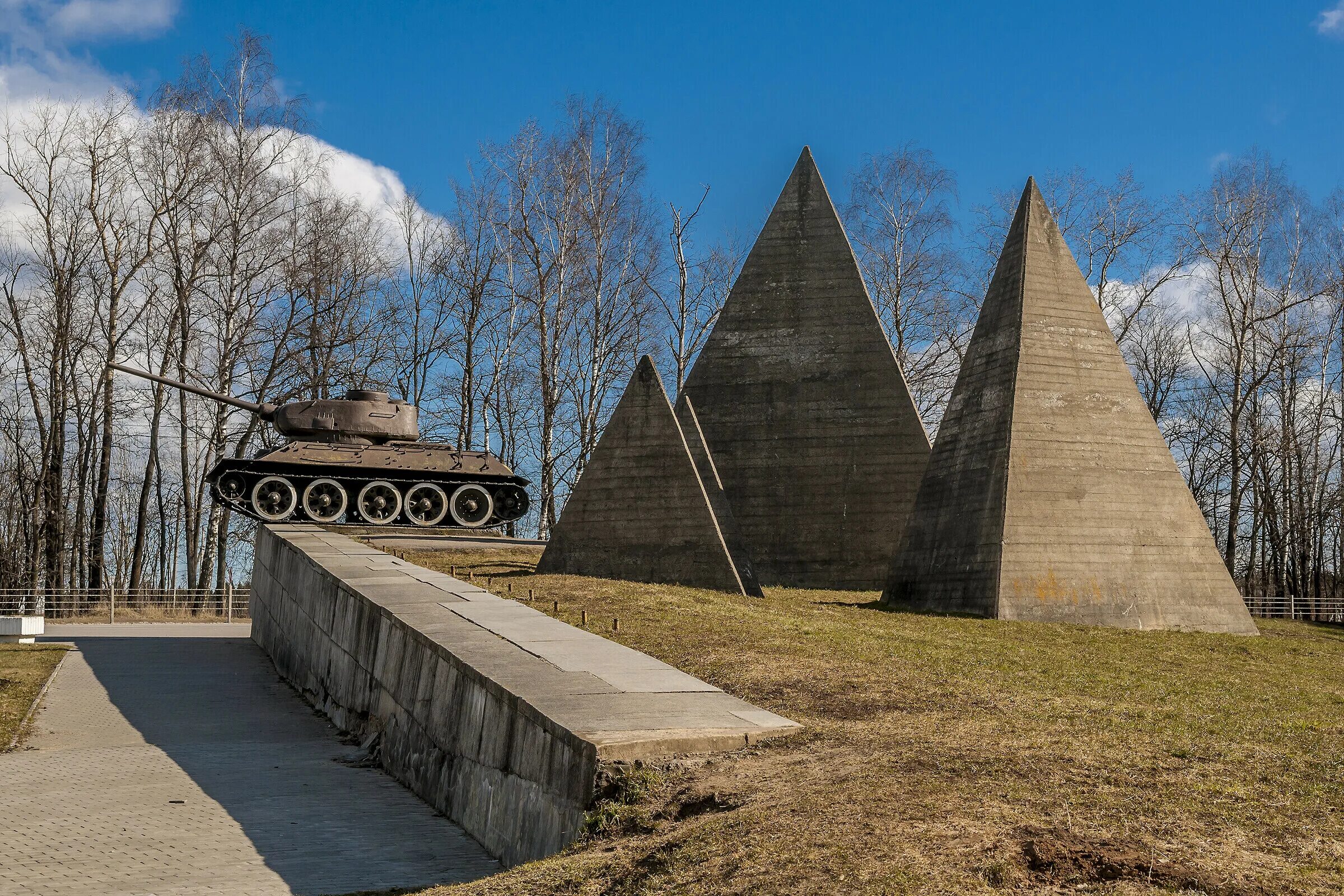 Ленино-Снегиревский военно-исторический музей. Т 34 Ленино Снегиревский музей. Ленино-Снигеревский военно-историческиймузей. Ленино Снегиревский мемориальный комплекс. Памятник в снегирях