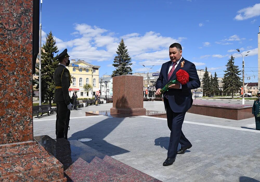 9 мая тверская область. Руденя на возложении цветов. Стела «город воинской славы» (Тверь). Вечный огонь Тверской области.