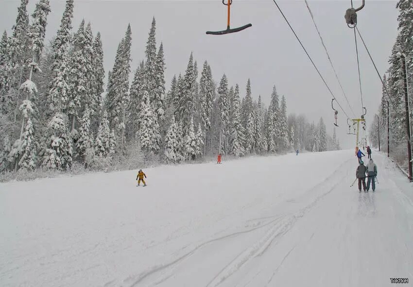 Горнолыжка в перми губаха. Двухстоечный подъемник асимметричный. Кресельная канатная дорога губаха. Губаха кресельный подъемник. Подъемники пермь.