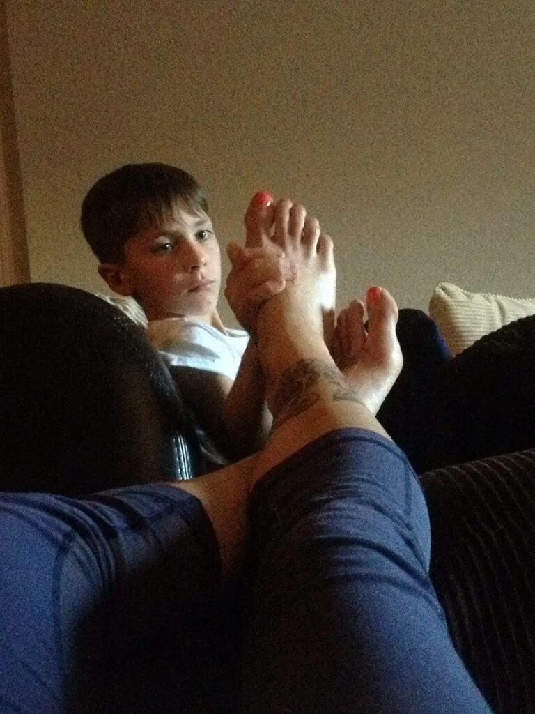 Telegram boys. Foot RUB. Cat boys feet.