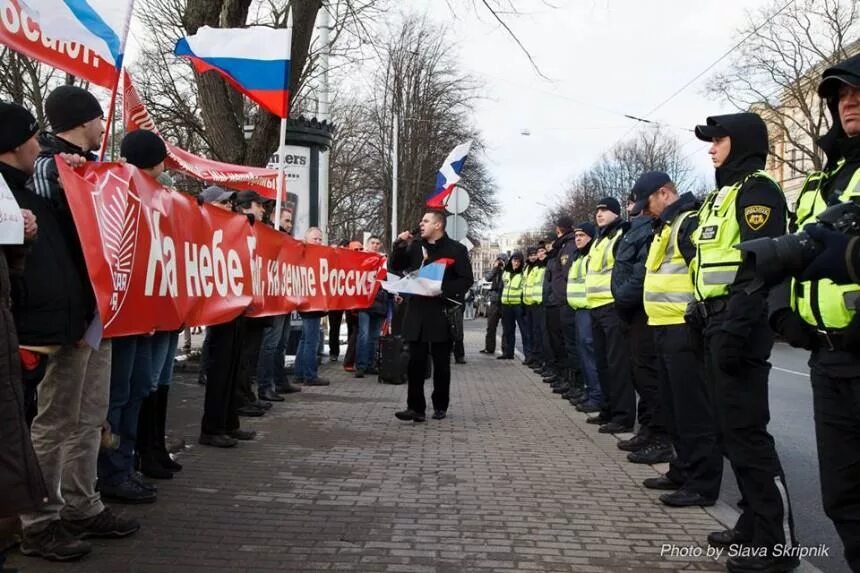 Митинг в Латвии в поддержку России. Крымское донецкая область