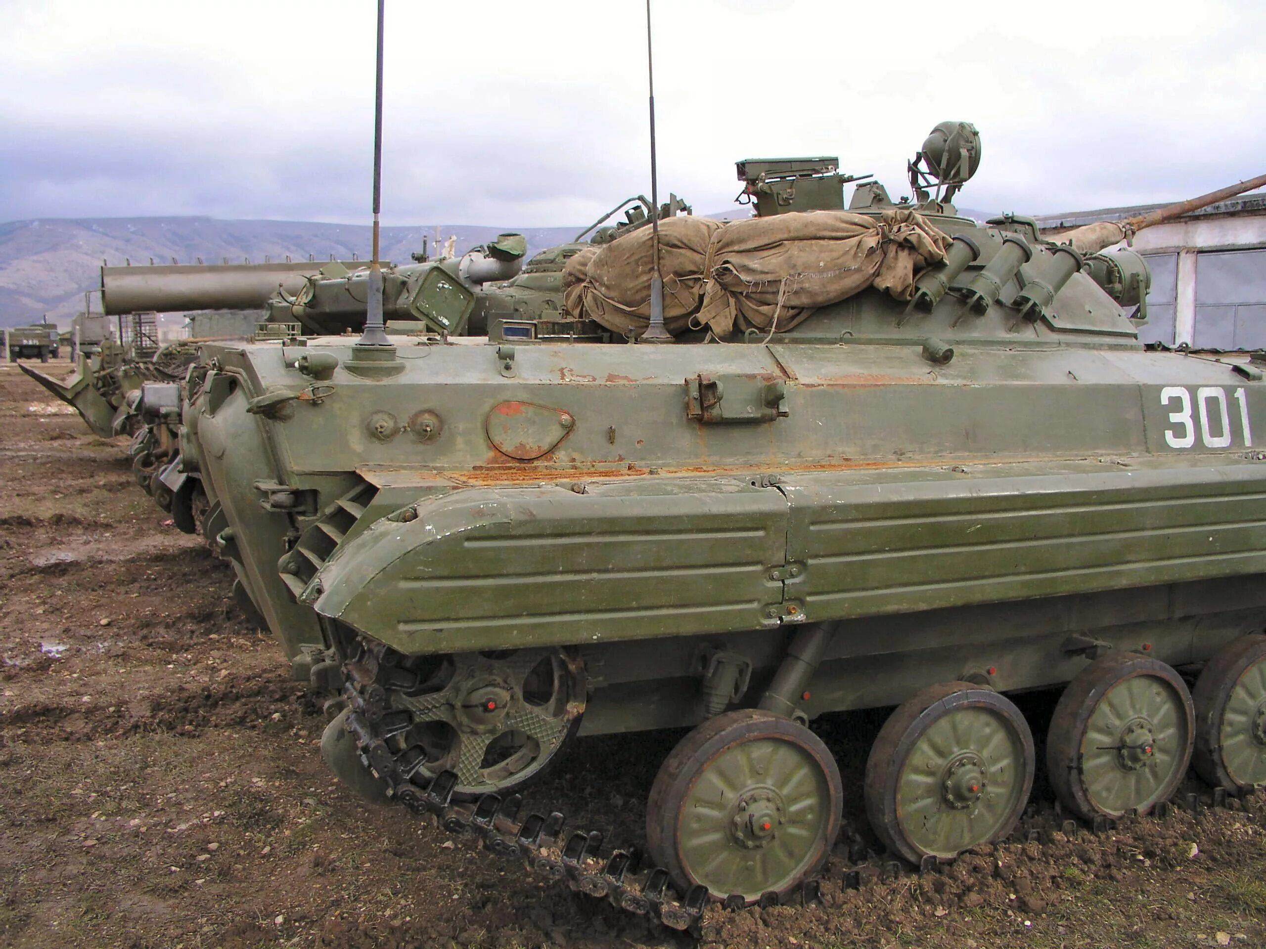 Бмп экипаж 2 человека. Бмп 2. бмп 2 2008. пкт на бмп 2. бмп 2 командирская.
