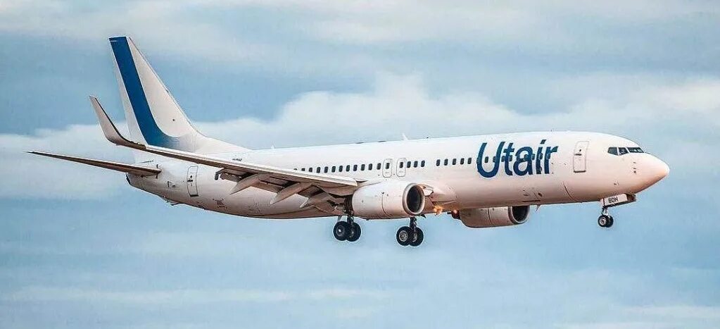 Пао ютэйр. ЮТЭЙР самолетный парк. UTAIR Астрахань. Ut125 самолет. Аэропорт Астрахань самолет авиакомпании ЮТЭЙР UTAIR.