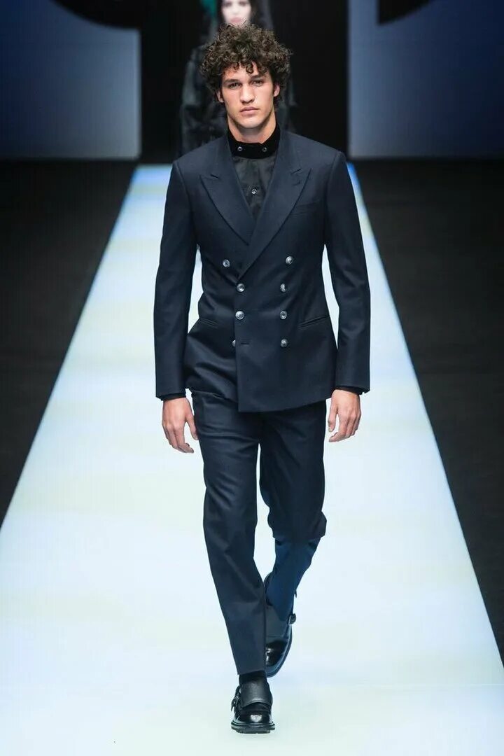 Giorgio Armani. Джорджио Армани коллекция показ мод мужская коллекция. Модели Джорджио Армани мужчины. Эмпорио Армани коллекция