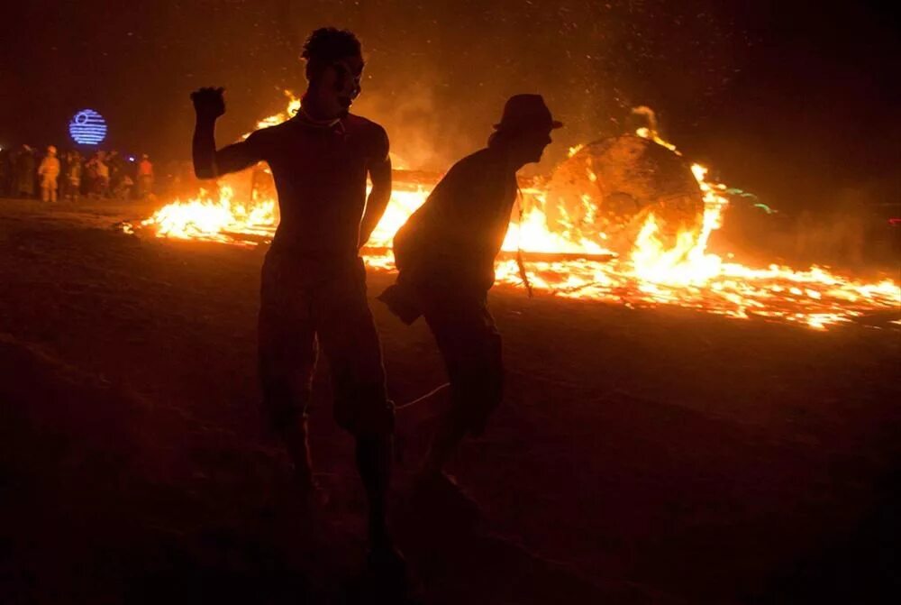 Сон горящие люди. Burning man 2011. Burning man фестиваль.