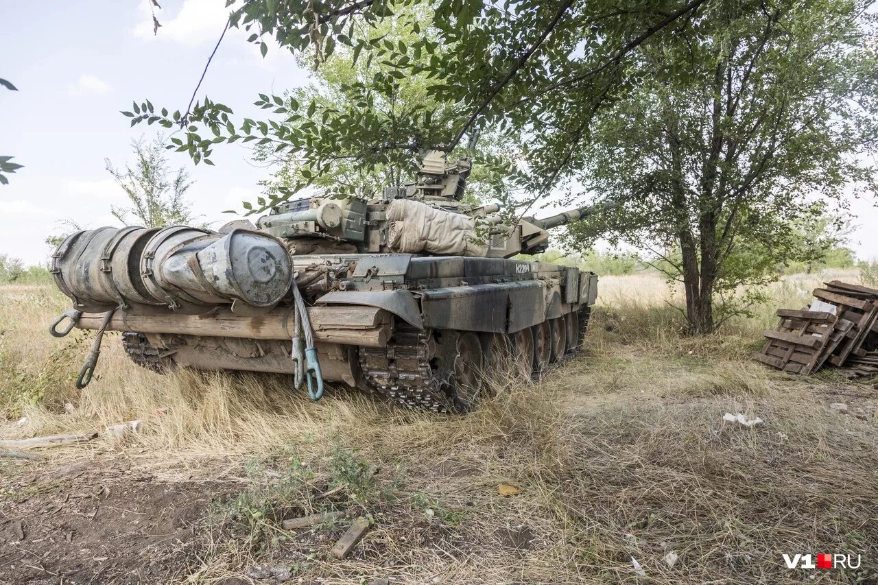 Т90 на полигоне в Крыму. Брошенные танки. Брошенный танк т90. Нашли танк. Танковые отходы