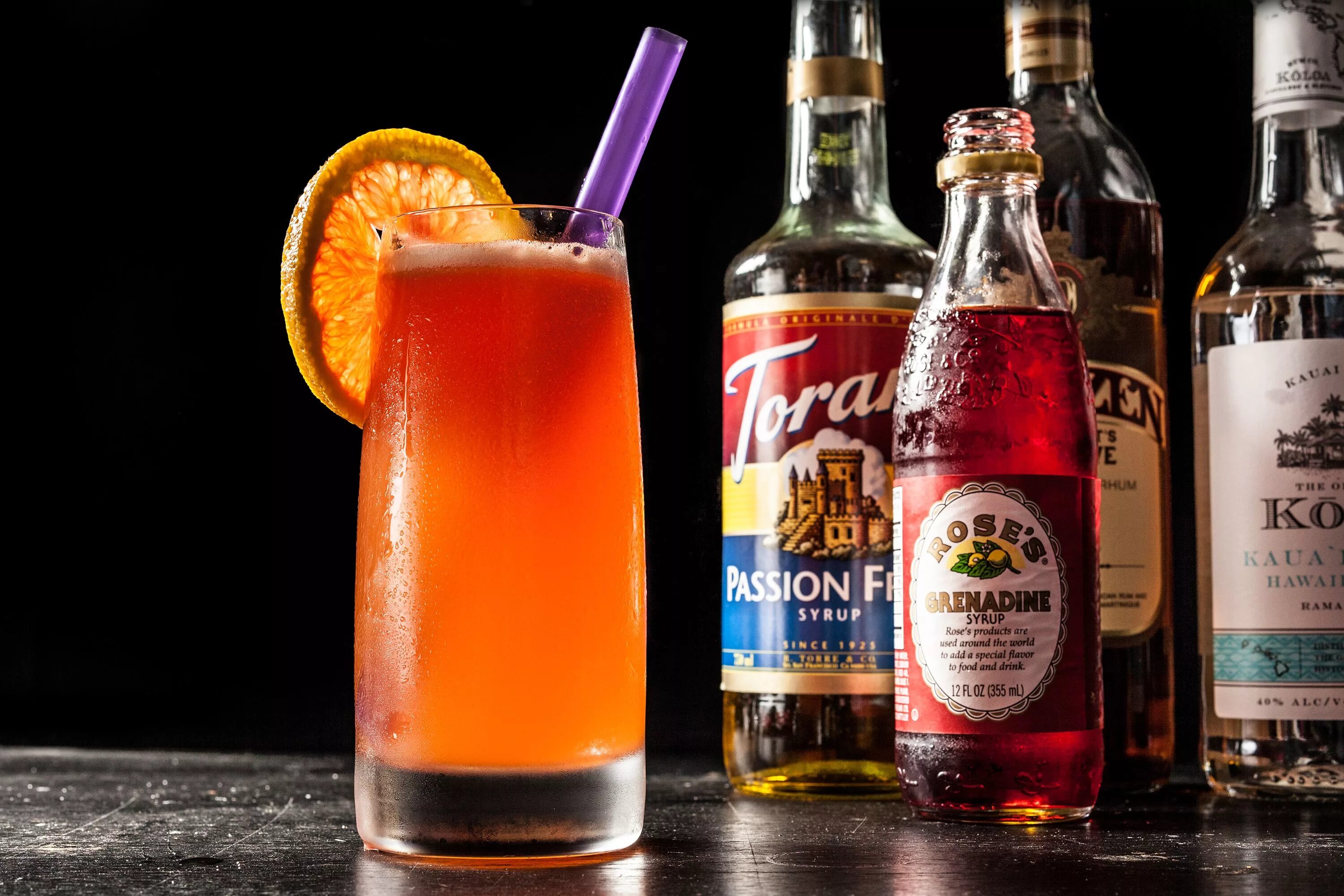 Санни бриз вкусы. Слабоалкогольные коктейли в банках. Коктейли алкогольные кб. Коктейли алкогольные кб. Алкогольные напитки в красно белом.