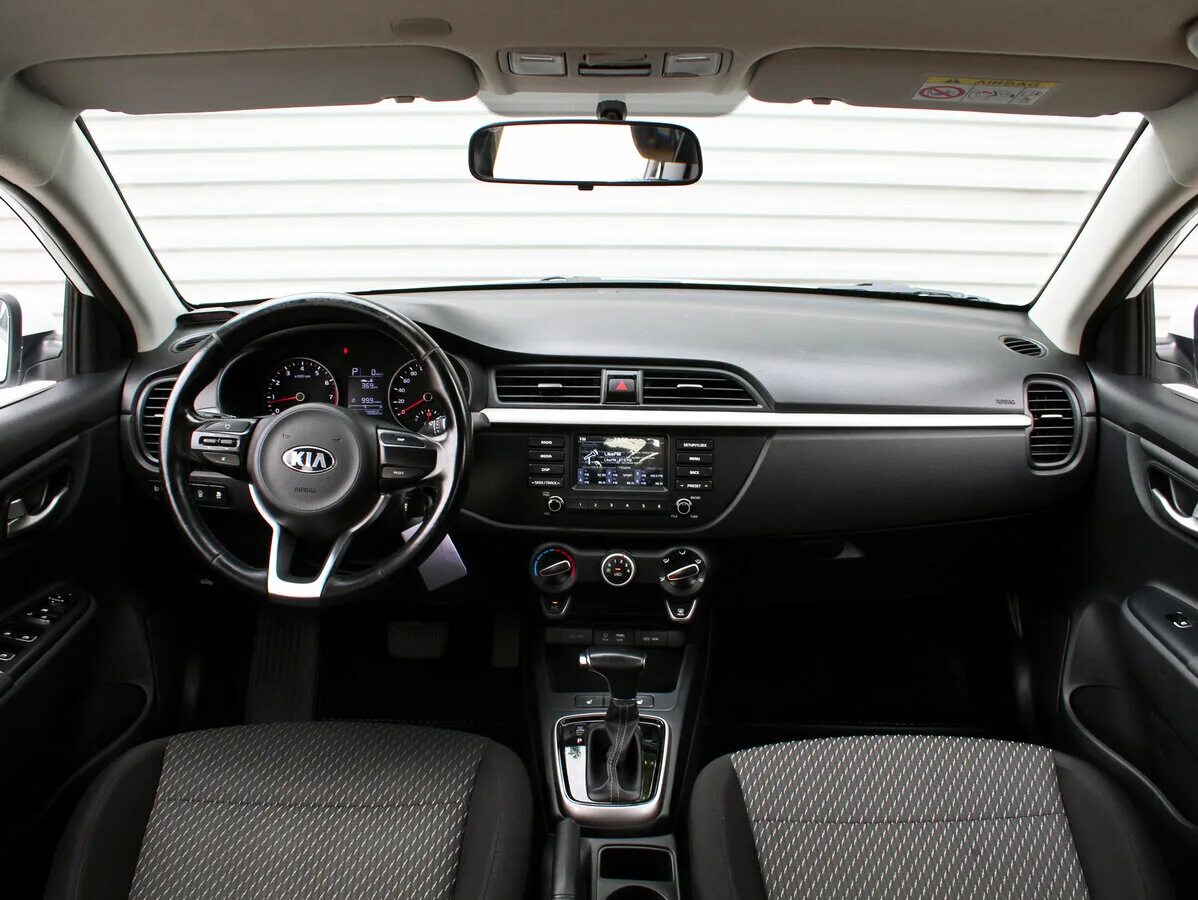 Kia Rio X-Line еще больше приподняли. Как изменился корейский хэтчбек - Российск