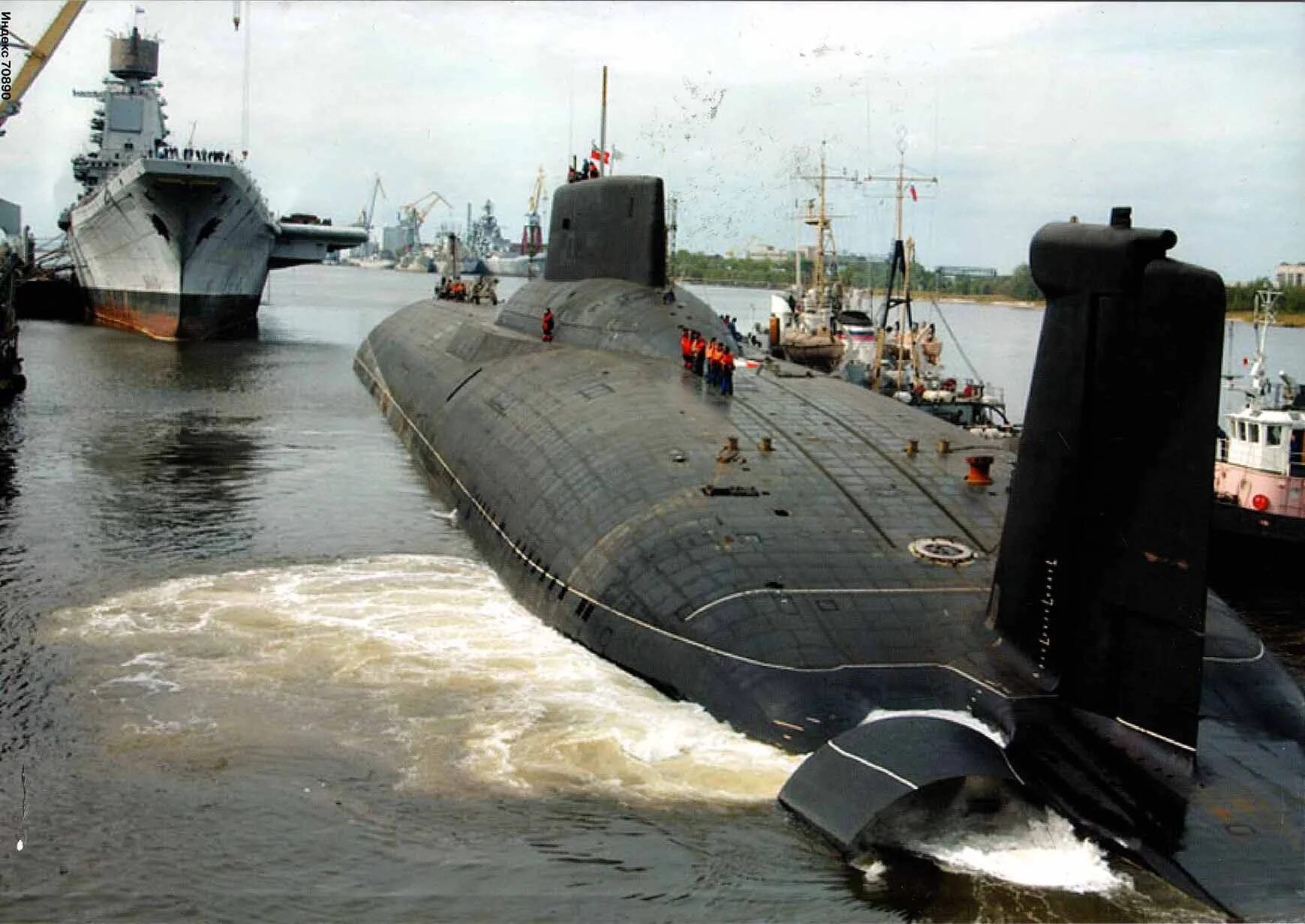 Атомные подводные лодки в мире. Подводная лодка 941 акула. Подводная лодка акула проект 941. Подводная лодка акула Тайфун. Одводные лодки проекта 941 «акула».