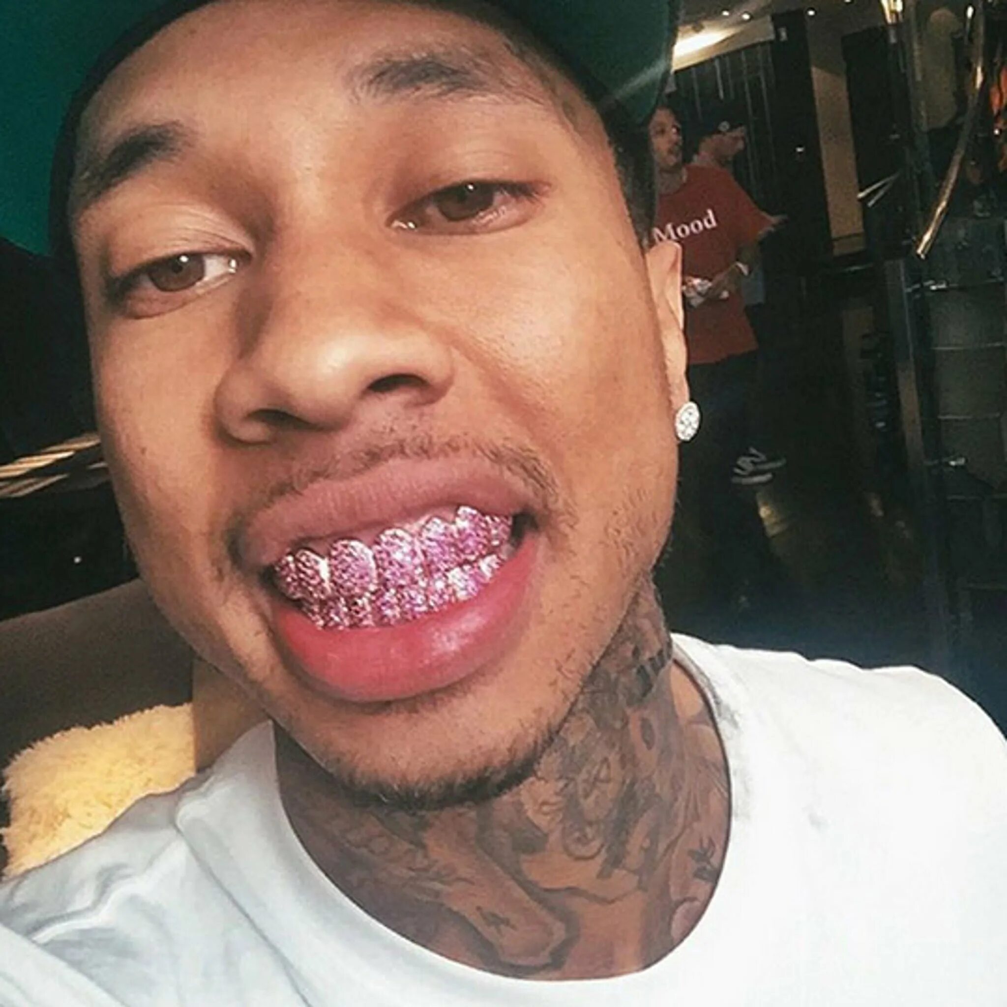 Tyga Grillz. Грилзы sixnine. Грилзы кизару.