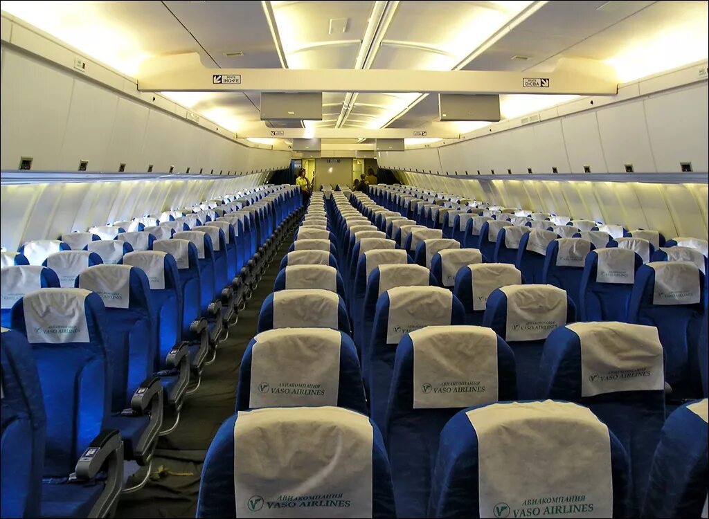 Ил-96-400м салон. Салон ил пассажирский. Ил 62 внутри. Салон ил пассажирский. Салон ил пассажирский.