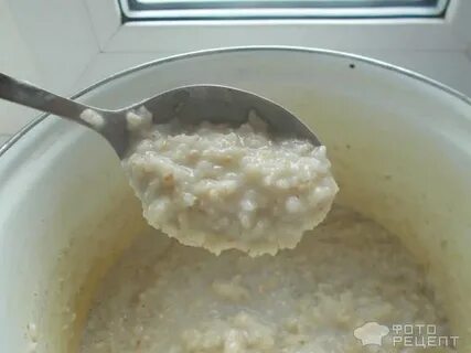 Ячневая каша в кастрюле