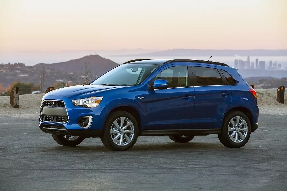 Кроссовер Митсубиси Аутлендер. Mitsubishi ASX 2015. Кроссовер Мицубиси ASX. Mitsubishi Outlander ASX. Кроссоверы 24 года