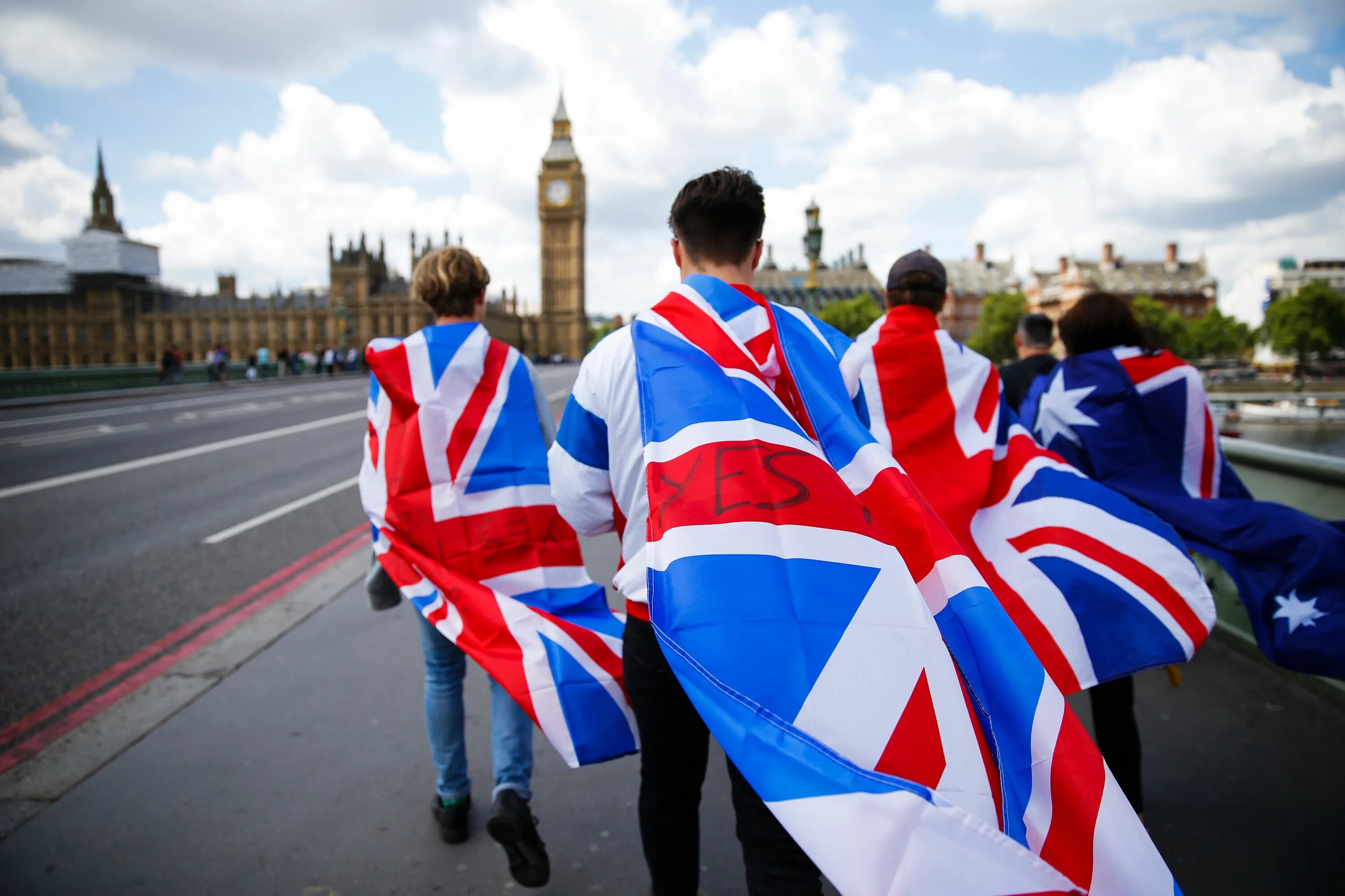 Visited great britain. Флаг Великобритании. Великобритания люди. Флаг Лондона фото. Британцы люди.