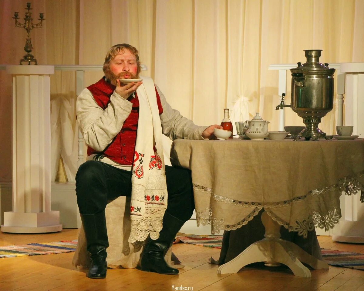 Ранний барин. Ранний барин. Мужик из сказки. Картина барин в халате. Барин кузнец сказка.