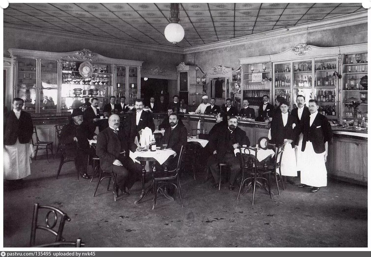 Рестораны и трактиры питер 1910. Кафе 19 век. Когда появилось первое кафе. Трактир 19 века. Кафе франция 19 век.
