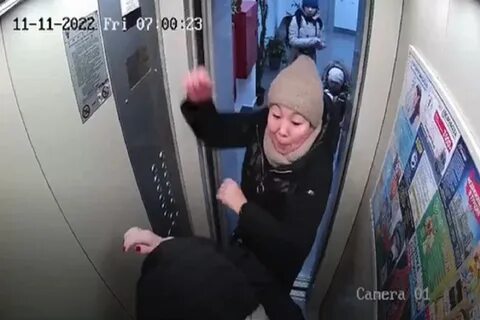 Избил ребенка в лифте