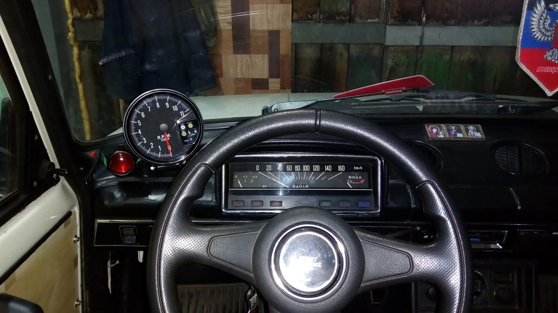Тахометр на ваз 2101. Тахометр автомобильный ваз 2101. Тахометр на ваз 21011. Тахометр 2101. Тахометр на ваз 2101.