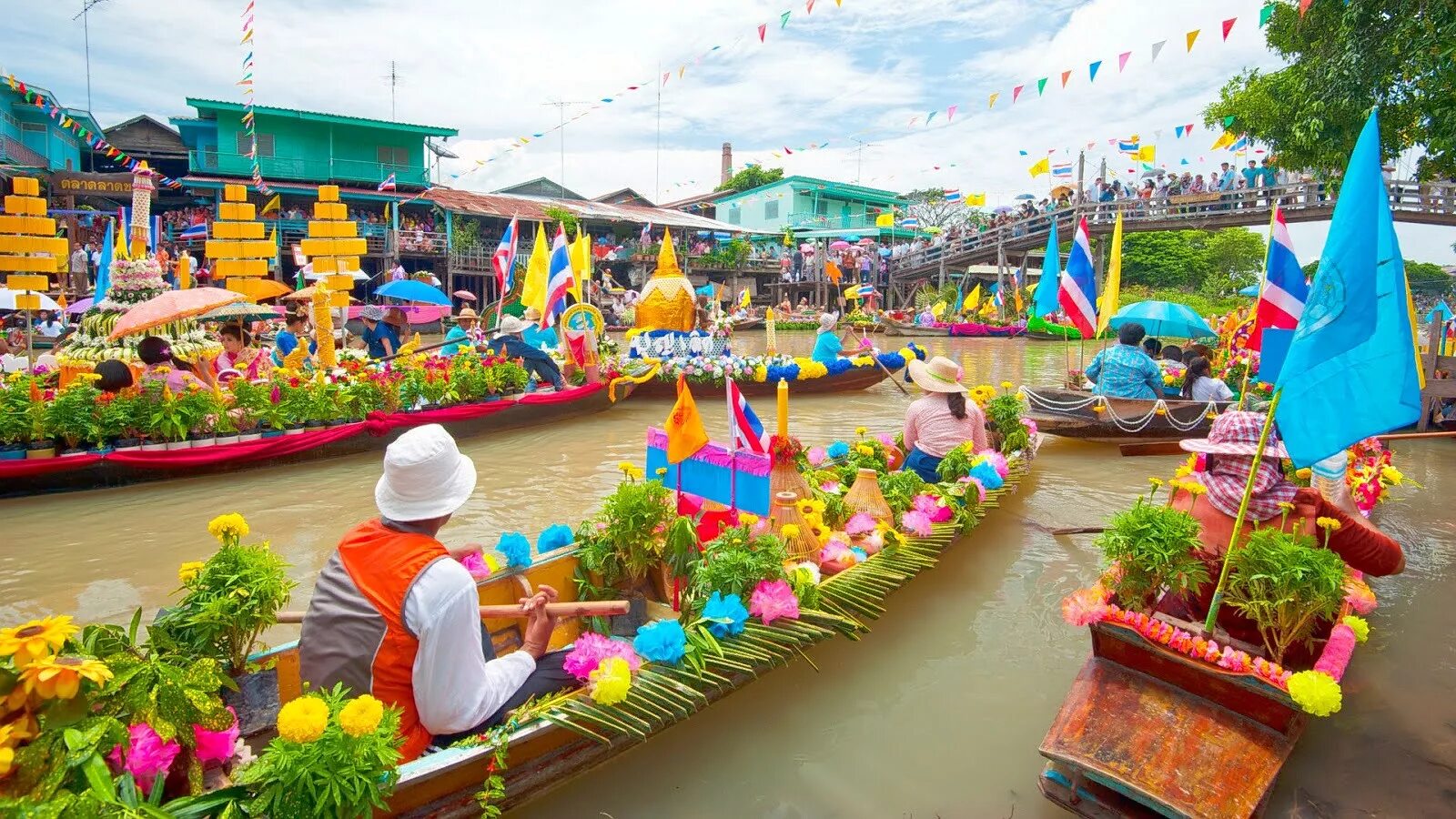 Дамноен Садуак Бангкок. Плавучий рынок Дамноен Садуак. Таиланд плавучий рынок река Квай. Плавучий рынок в Паттайе.