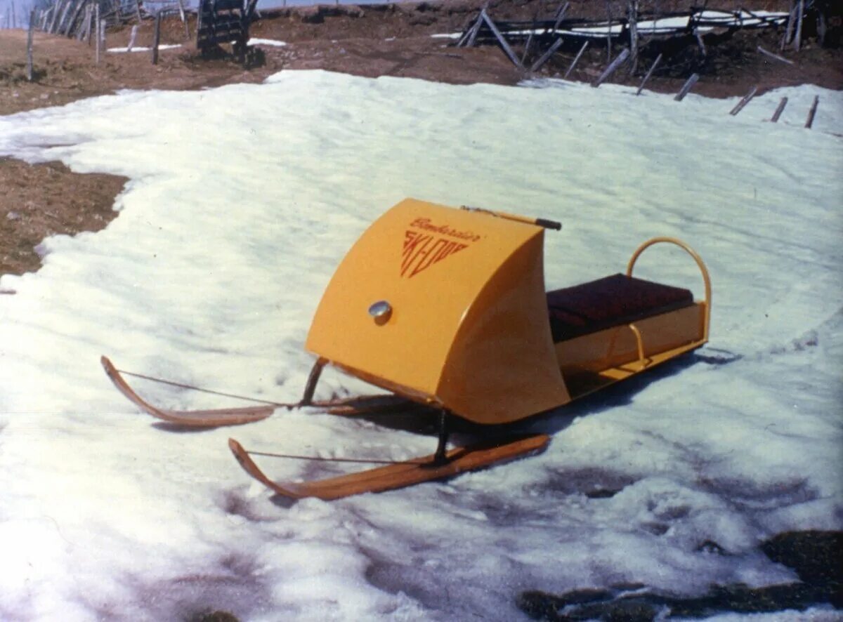 Первый снегоход гусеничный бомбардье 1937. Снегоход ski doo bombardier. Самый первый снегоход. Первый снегоход. Снегоход ski doo bombardier.