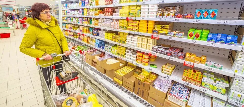 Открылся новый магазин продуктов. Товары подешевеют. Рост цен в магазинах. Продуктовый ритейлер. Российские товары.