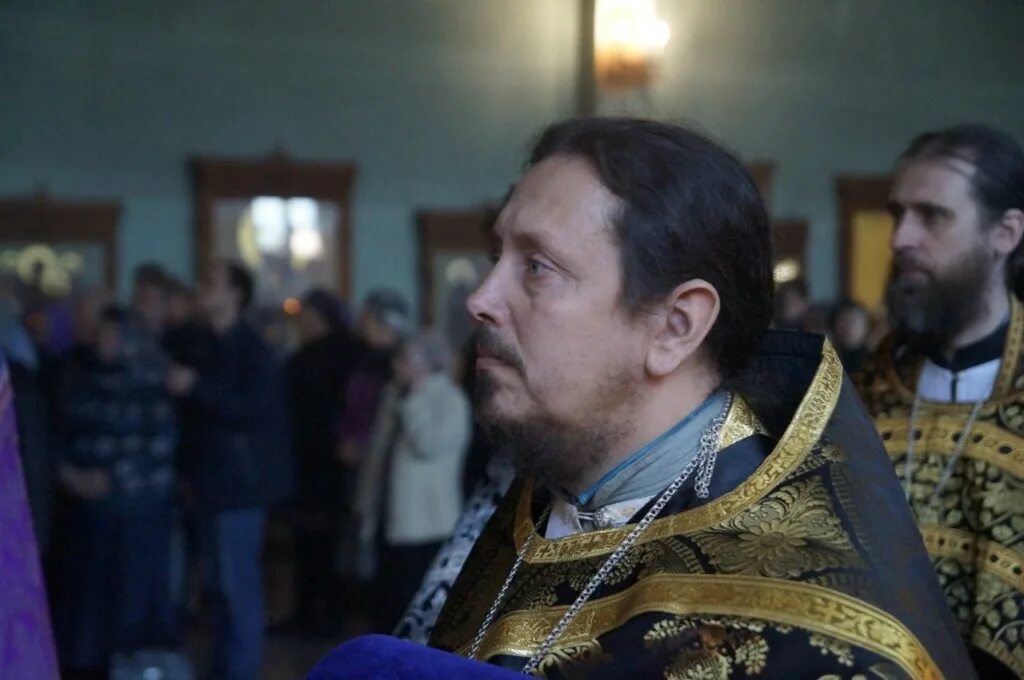 Священник нашего времени. К чему снится служитель церкви. Андрей битюков священник. У кого из священников онкология. Алексей богомолов волгоград священник.