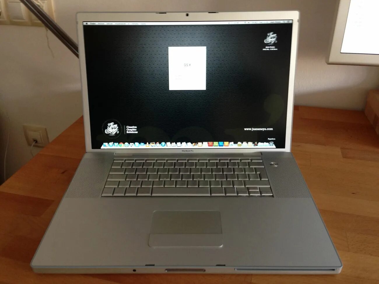 Apple macbook pro 17. макбук 17 дюймов. макбук 17 дюймов. Macbook pro 17 2015. макбук 17 дюймов.