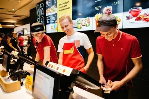 Со скольки работает мак