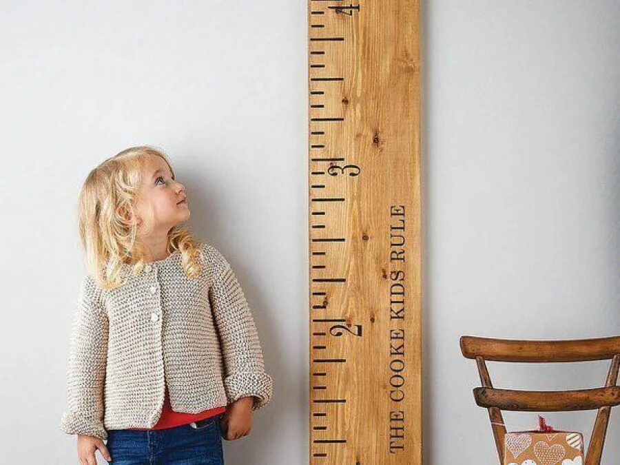 измеритель роста для детей. замедление роста у детей. задержка роста. синдром задержки роста. причины задержки роста.