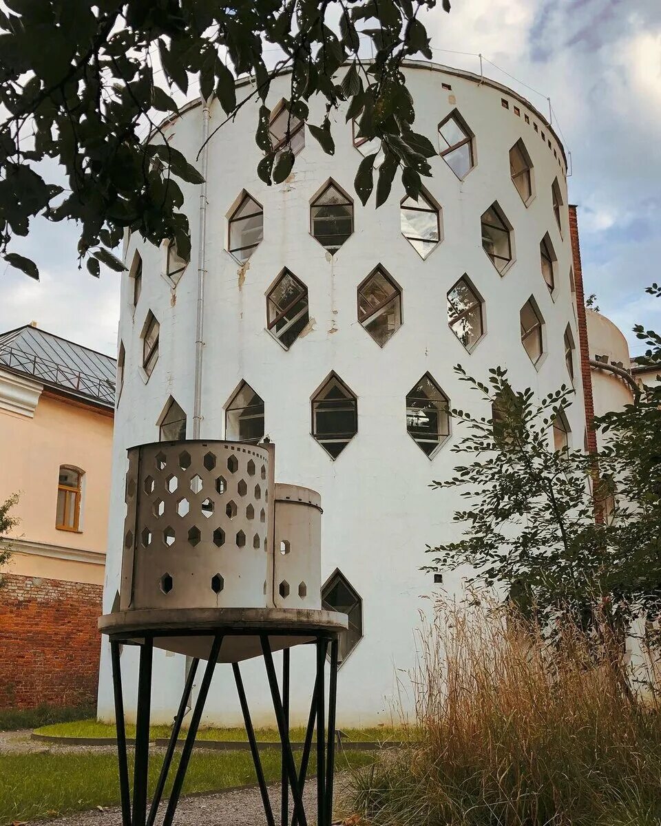 Дом Мельникова в Кривоарбатском переулке. Дом-мастерская Константина Мельникова в Кривоарбатском переулке. Дом Мельникова, Мельников, Москва 1927-1929. Дом Мельникова в Кривоарбатском переулке, (1927-1929.