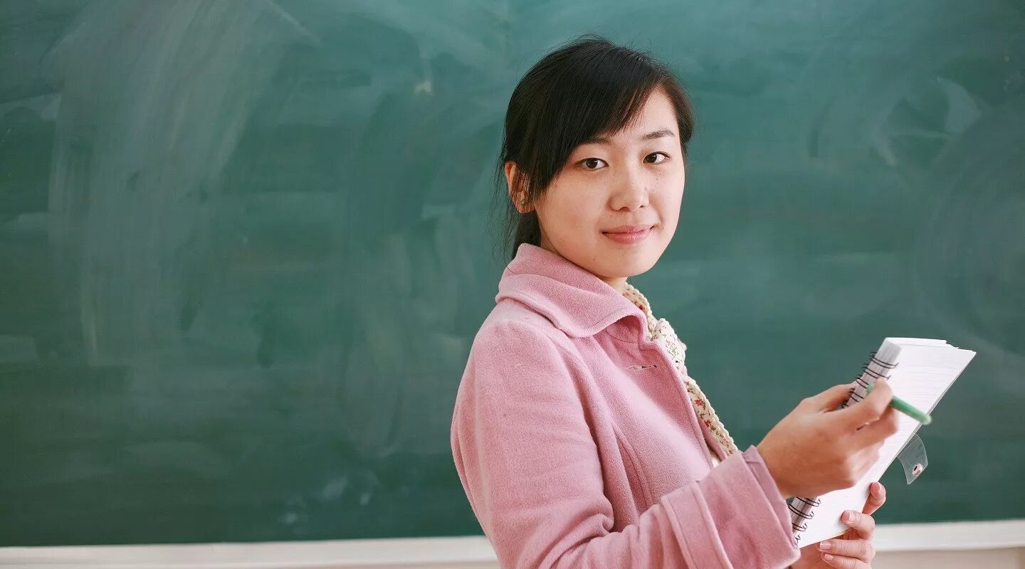 китайский учитель. учитель китаец. учитель китаянка. китайский учитель. китайский учитель.