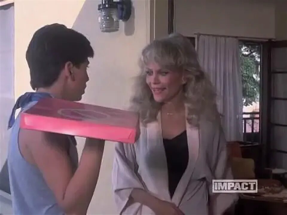 Последний американский девственник (1982). Последняя американская девственница 1982. Мама учит сына девственника