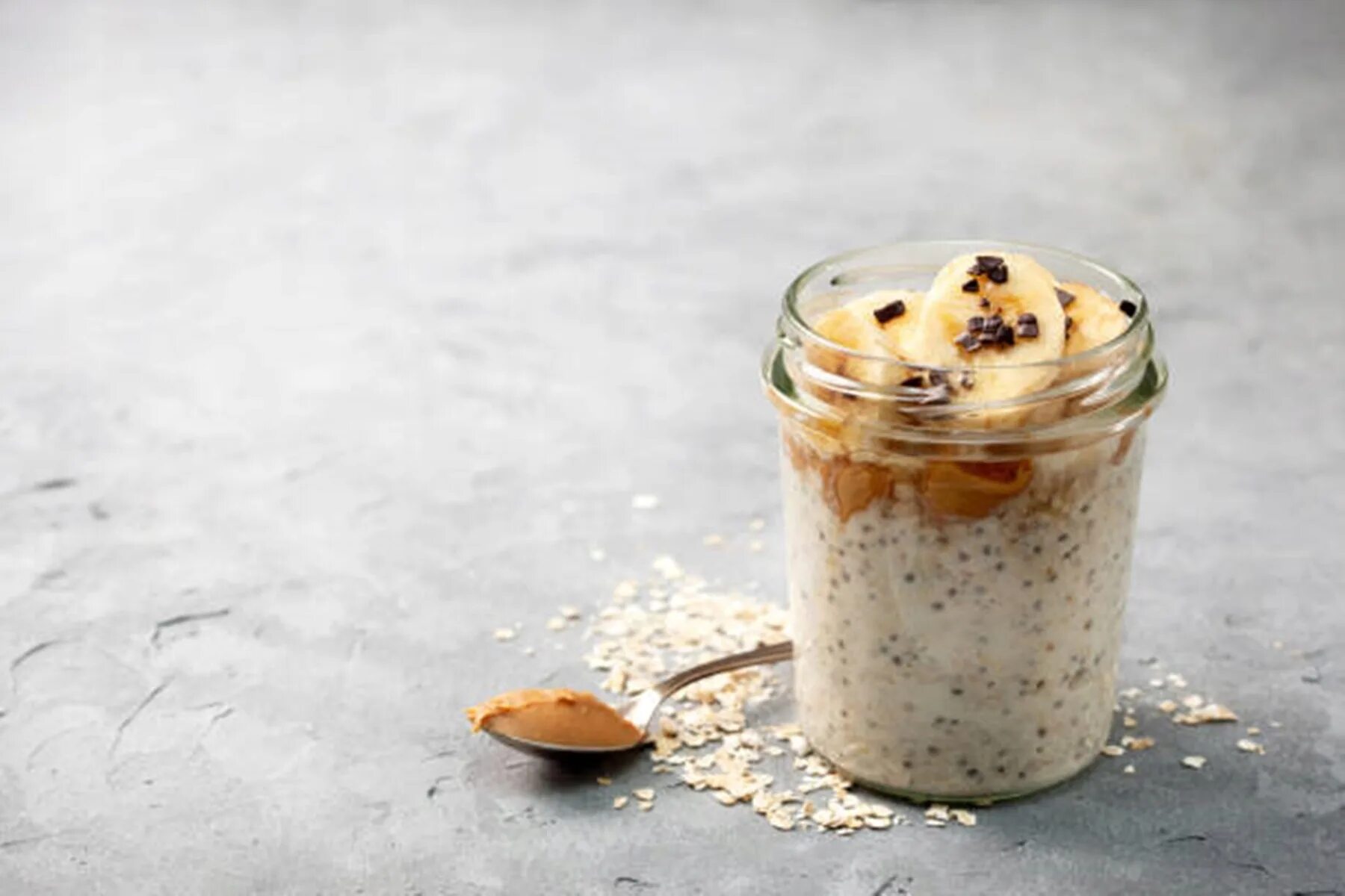 Овсяная каша с чиа. Овернайт овсянка. Йогурт с чиа. Overnight oats. Овсянка в банке на завтрак.
